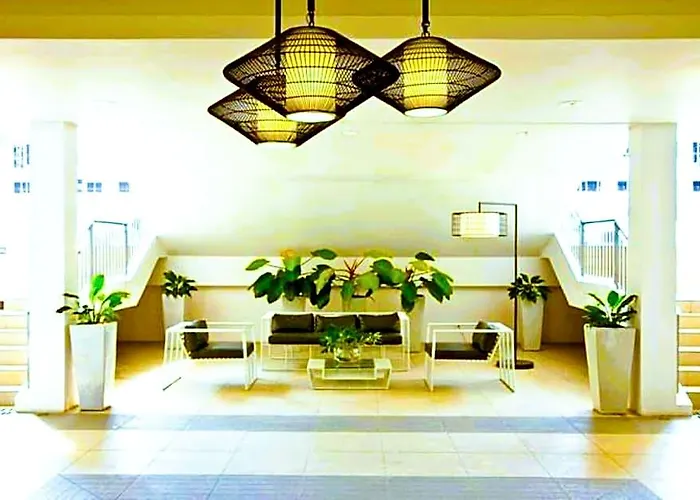 Tropicana Grass Residences Mrt Nlex Sm North Shopping District Отель Манила